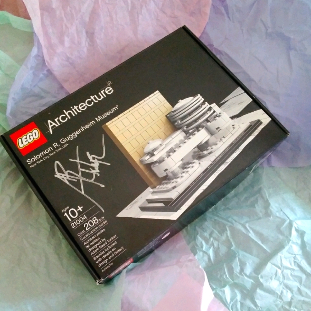 🌙NIB RARE autographed LEGO SIGNED Architecture Guggenheim Museum Set